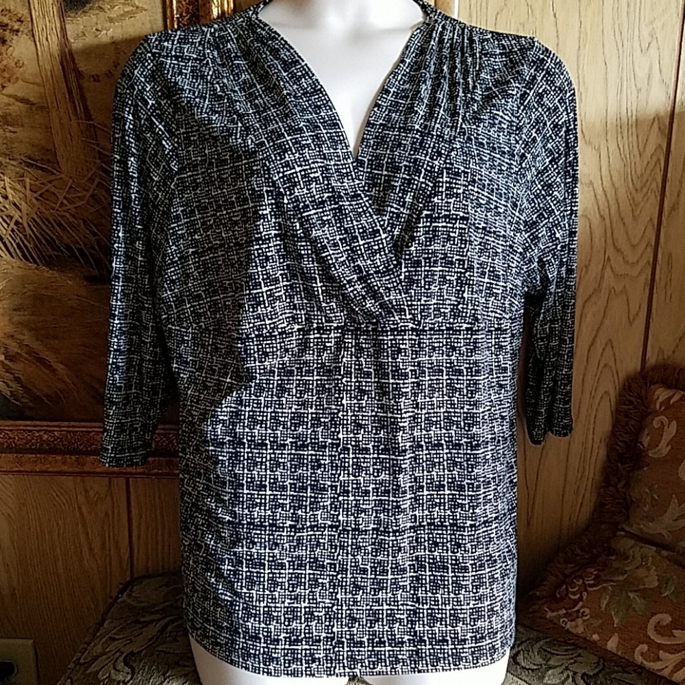 Nice surplice front top